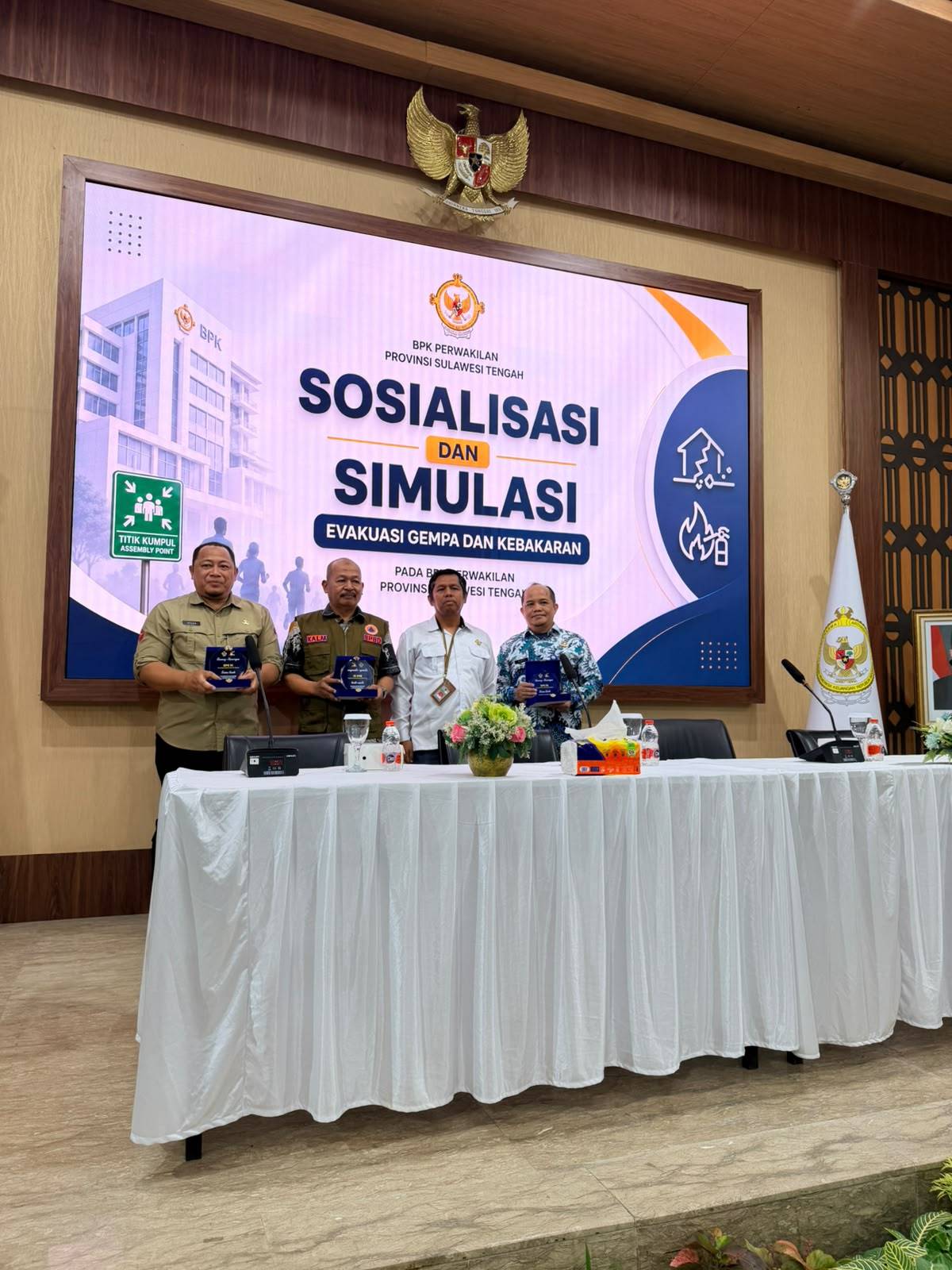 Sosialisasi dan Simulasi Evakuasi Gempa dan Kebakaran pada BPK Perwakilan Provinsi Sulawesi Tengah